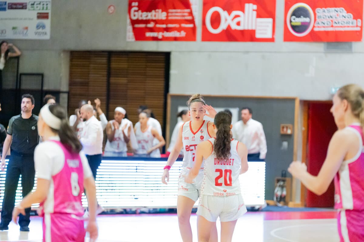 Elena Zemoura et Maroussia Droguet (La Tronche Meylan) face à Toulouse M.B., La Boulangère Wonderligue, 7 octobre 2026