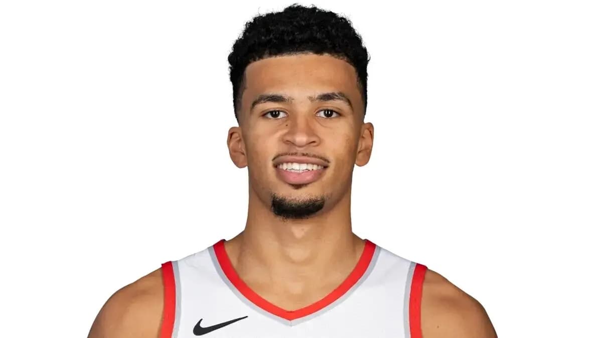 Blessé, Toumani Camara a regardé le naufrage des Blazers à Miami (142-82) en civil (+Vidéo)
