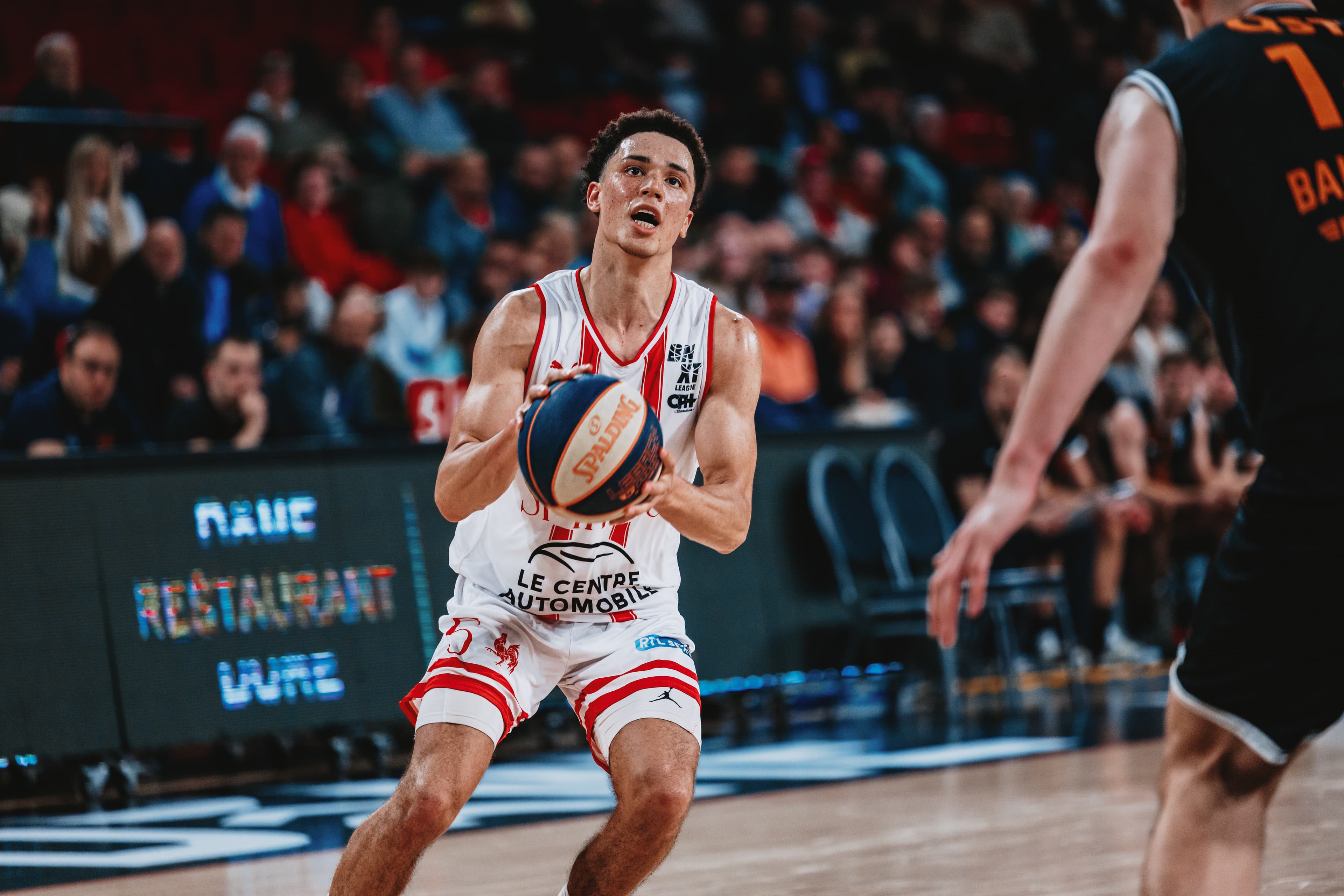 Le Spirou renoue avec la victoire, que Limburg United décroche au forceps contre Leiden