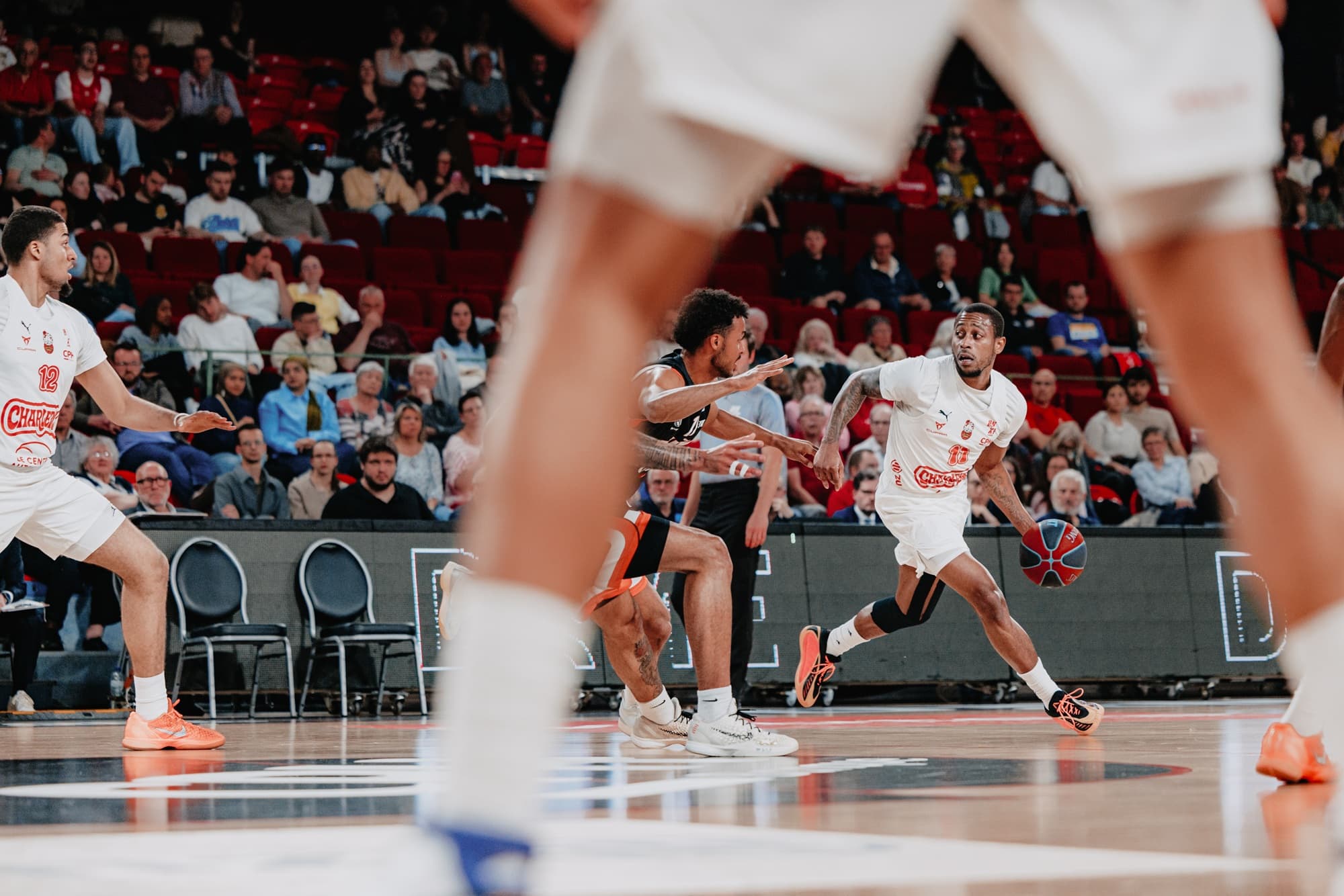 Le Spirou renverse Louvain au terme d’une incroyable course-poursuite