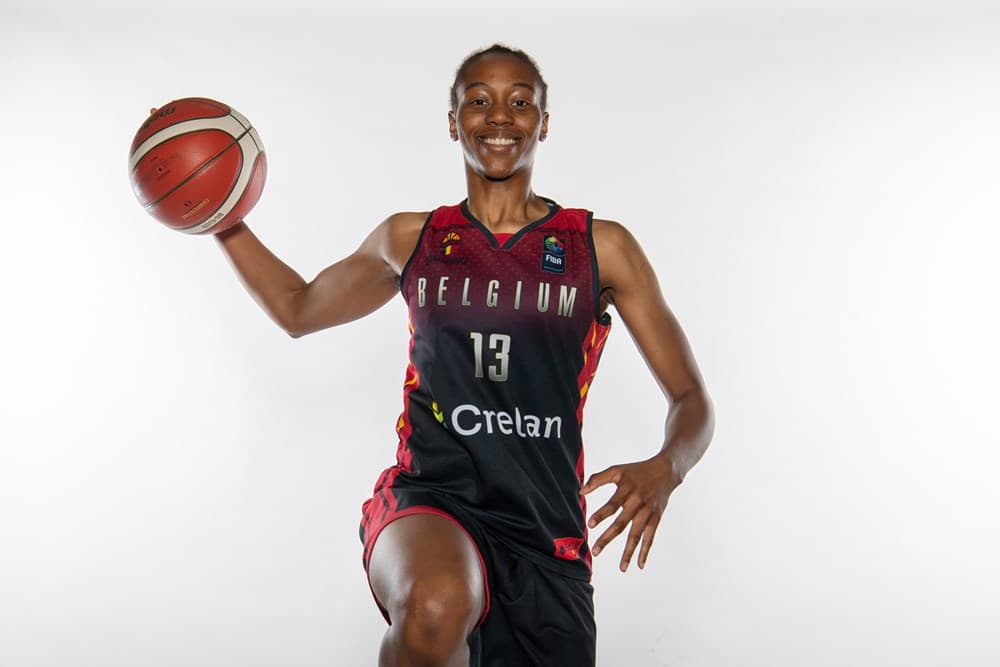 Priscilla Katako-Mwaka prolonge avec les Kangoeroes