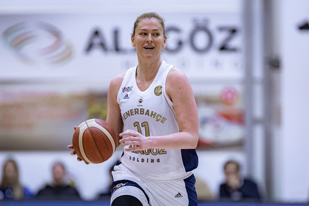 Emma Meesseman flirte avec le triple-double pour son retour; Julie Vanloo en mode Magic Johnson