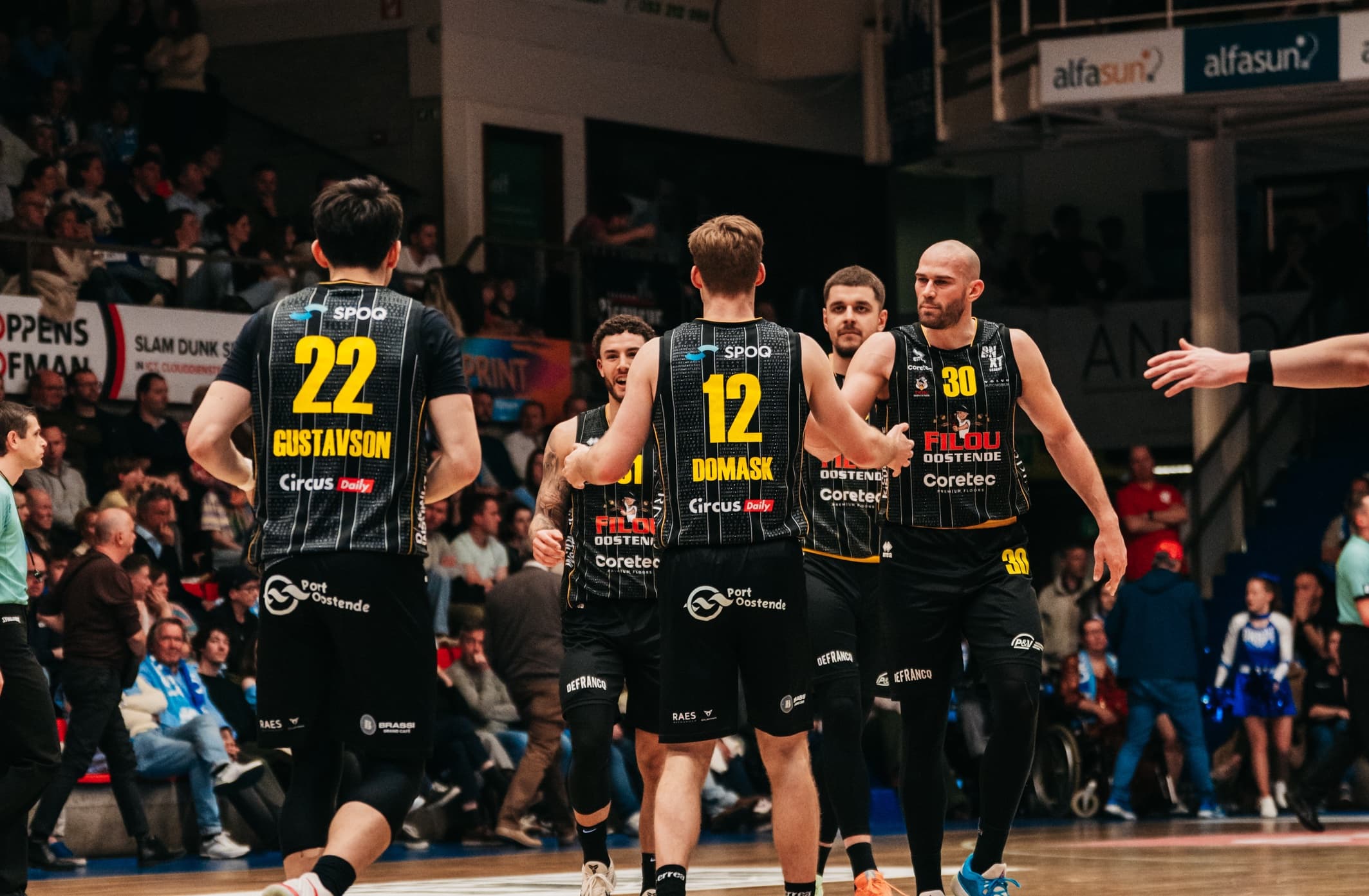 Ostende et Anvers sortent de l’enfer et s’affronteront en finale