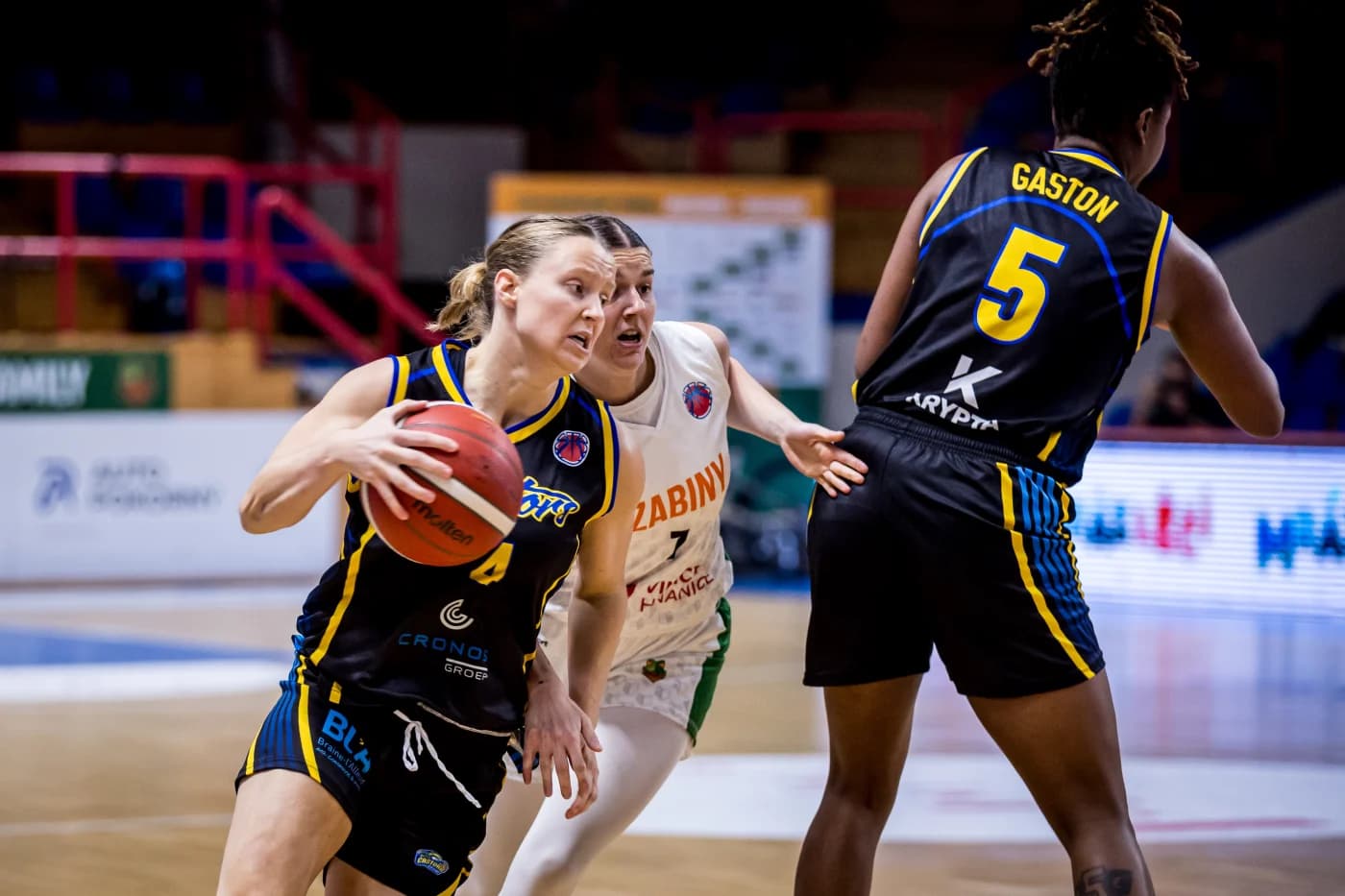 Renée Denys victime d’une rupture des ligaments croisés