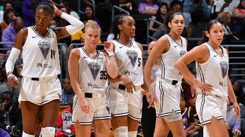 Vanloo et Linskens s’imposent avec les Valkyries chez les Sparks de Julie Allemand