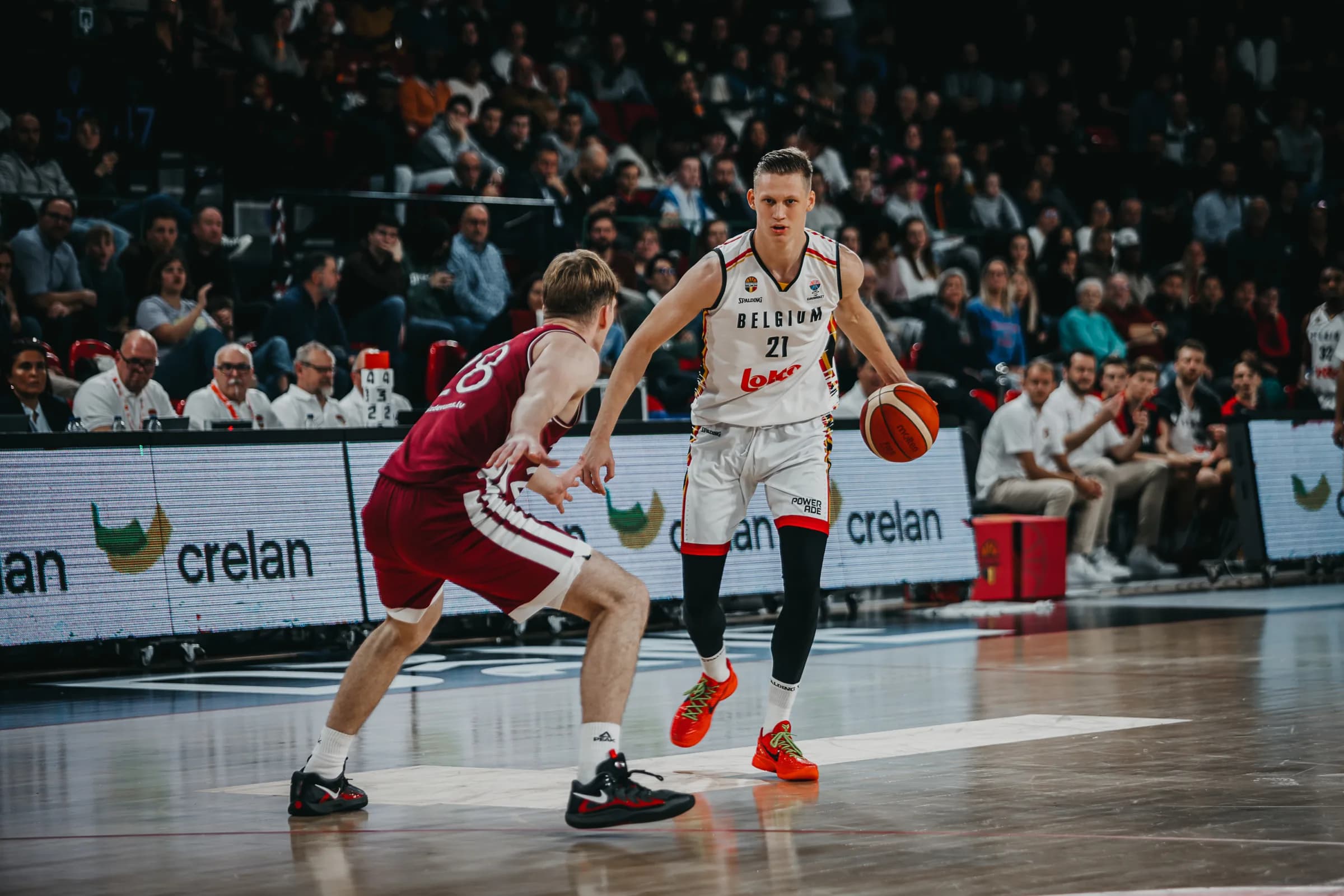 Les Belges à l’étranger: Vrenz Bleijenbergh se montre contre une grosse écurie, Julie Vanloo porte Galatasaray
