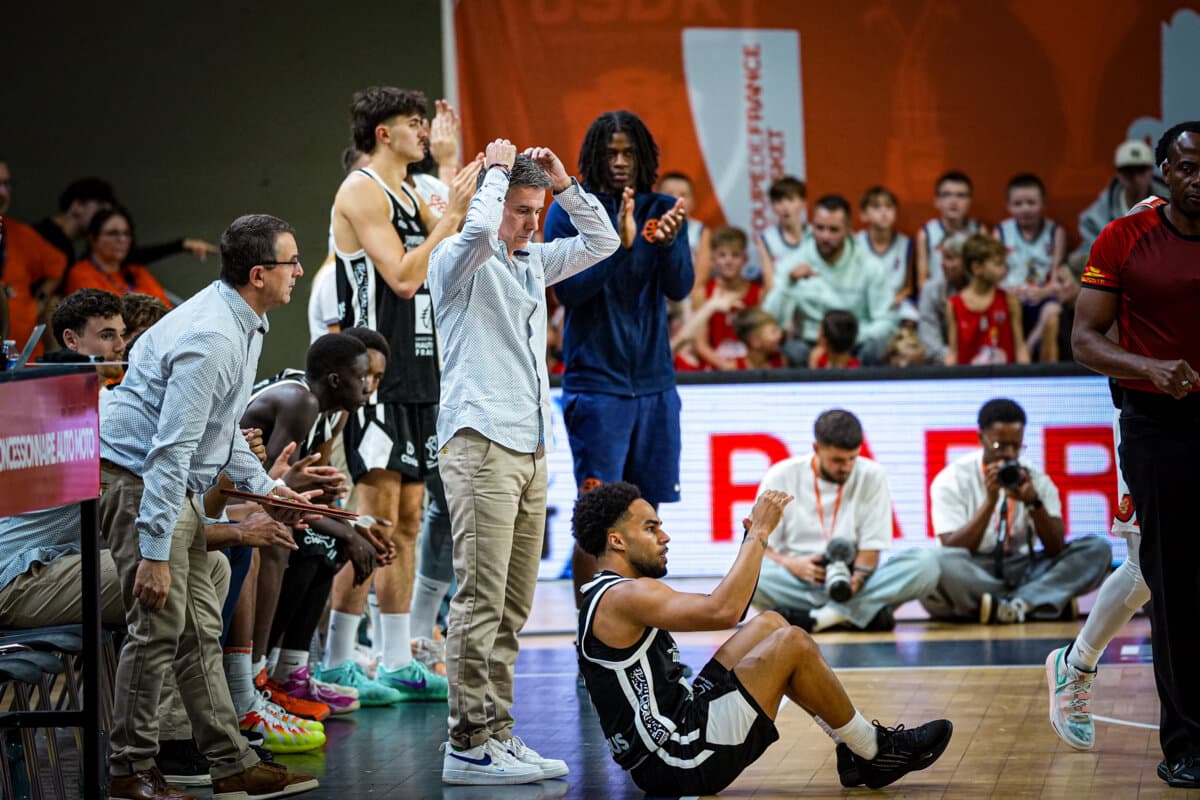 Jacob Gilyard et le coach Jean-Christophe Prat lors de Gravelines - Le Mans, Betclic ELITE, 26 septembre 2026