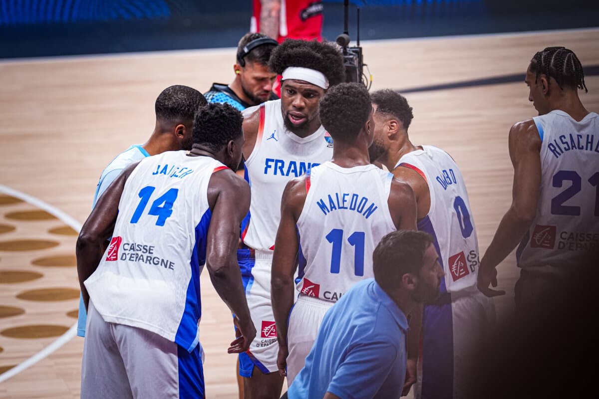Guerschon Yabusele, Théo Maledon et Mouhammadou Jaiteh (France) face à Géorgie, EuroBasket, 7 septembre 2025