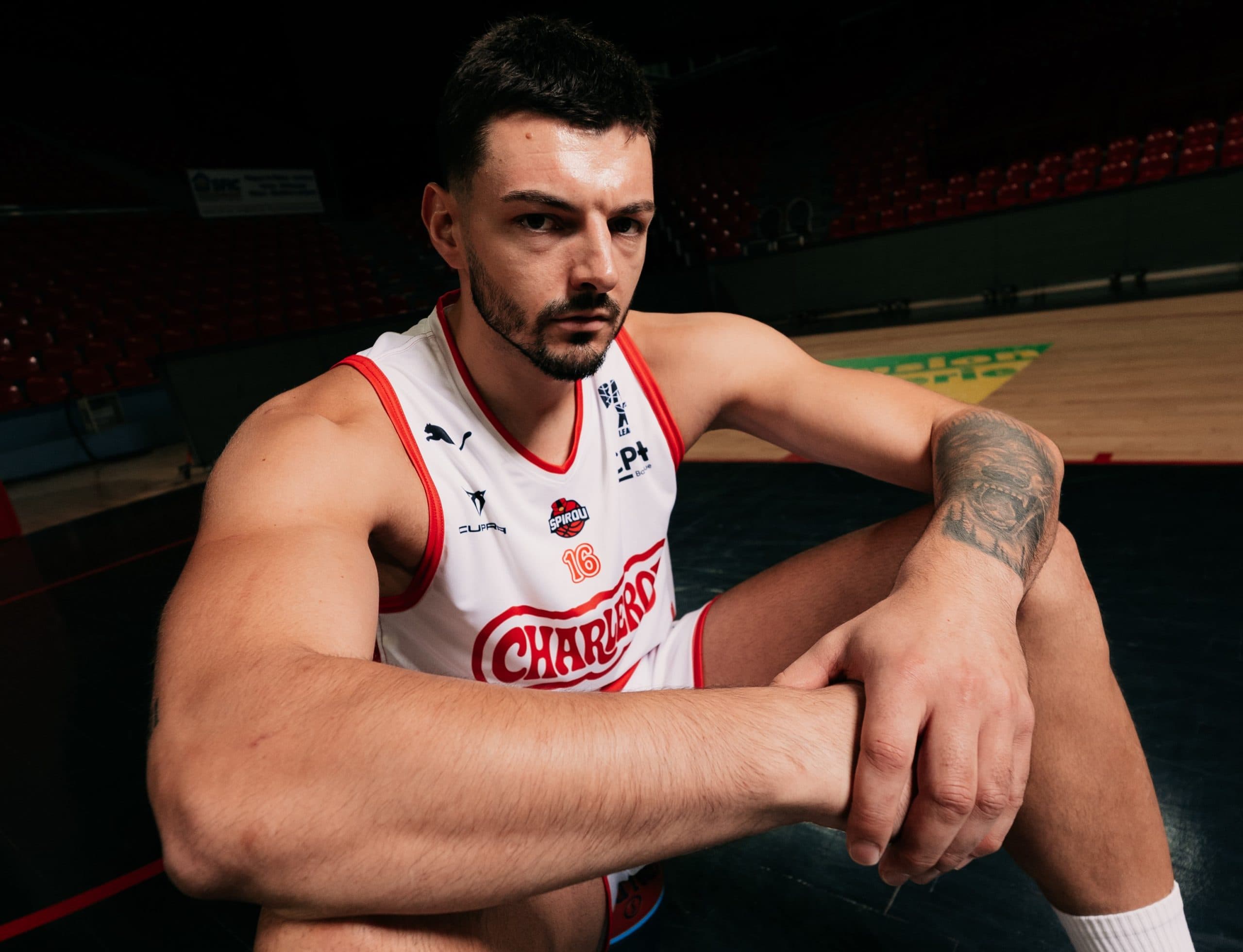 Njegos Sikiras viré par le Spirou !