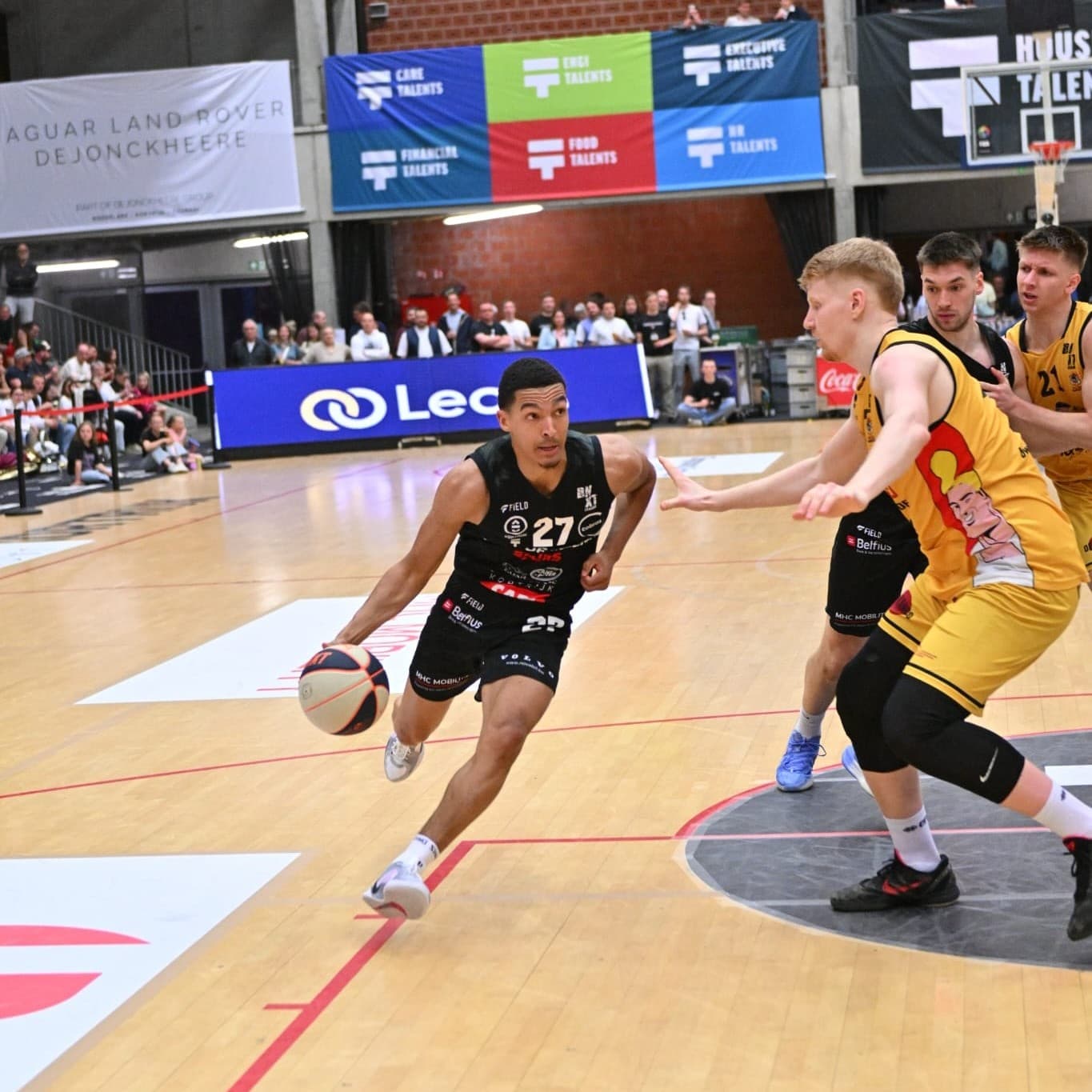Courtrai reprend son trône de leader et impressionne face à Ostende!