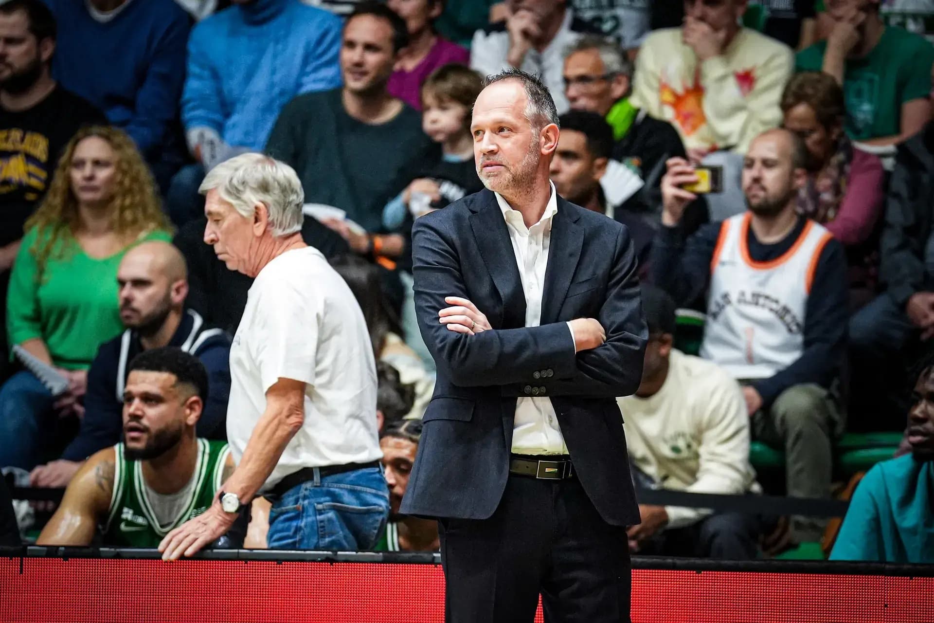 Julien Mahé sacré meilleur coach de Betclic Elite