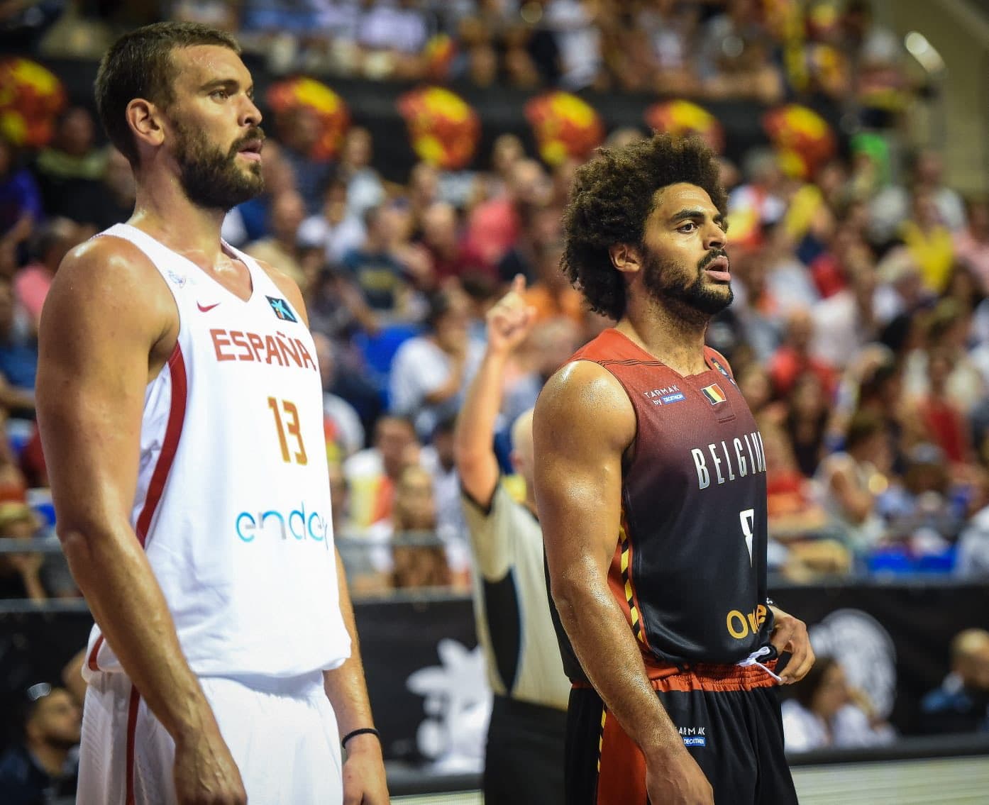 Clap de fin entre Jean-Marc Mwema et les Belgians Lions