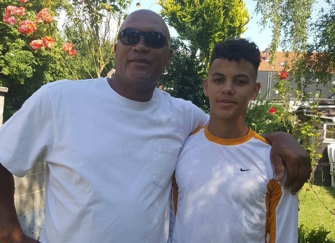 « Il a travaillé très dur pour réaliser son rêve »: Barry Mitchell, le père d’Ajay Mitchell, revient avec nous sur la draft de son fils