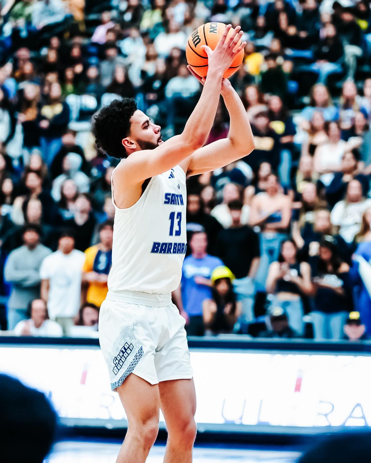 22 points et une victoire pour Ajay Mitchell et les Gauchos