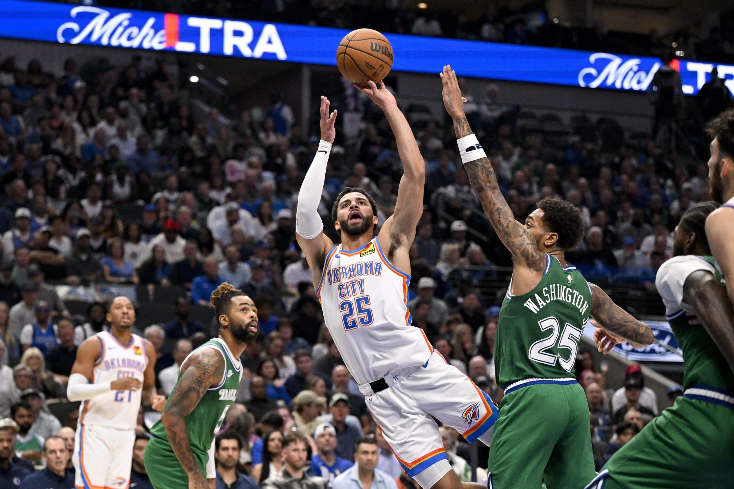 Ajay Mitchell encore étincelant, Toumani Camara bat les Lakers