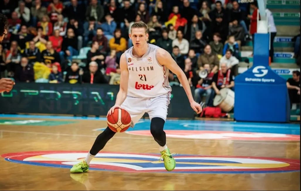 Les Belges à l’étranger: Vrenz Bleijenbergh brille dans la défaite, tout comme Emma Meesseman qui flirte avec le triple-double