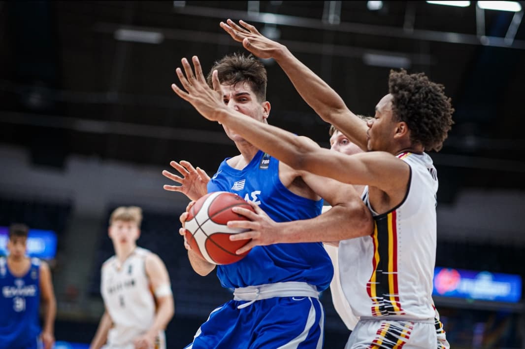 EuroBasket U18 : la Belgique s’impose de justesse (66-62) face à la Grèce et verra les quarts de finale