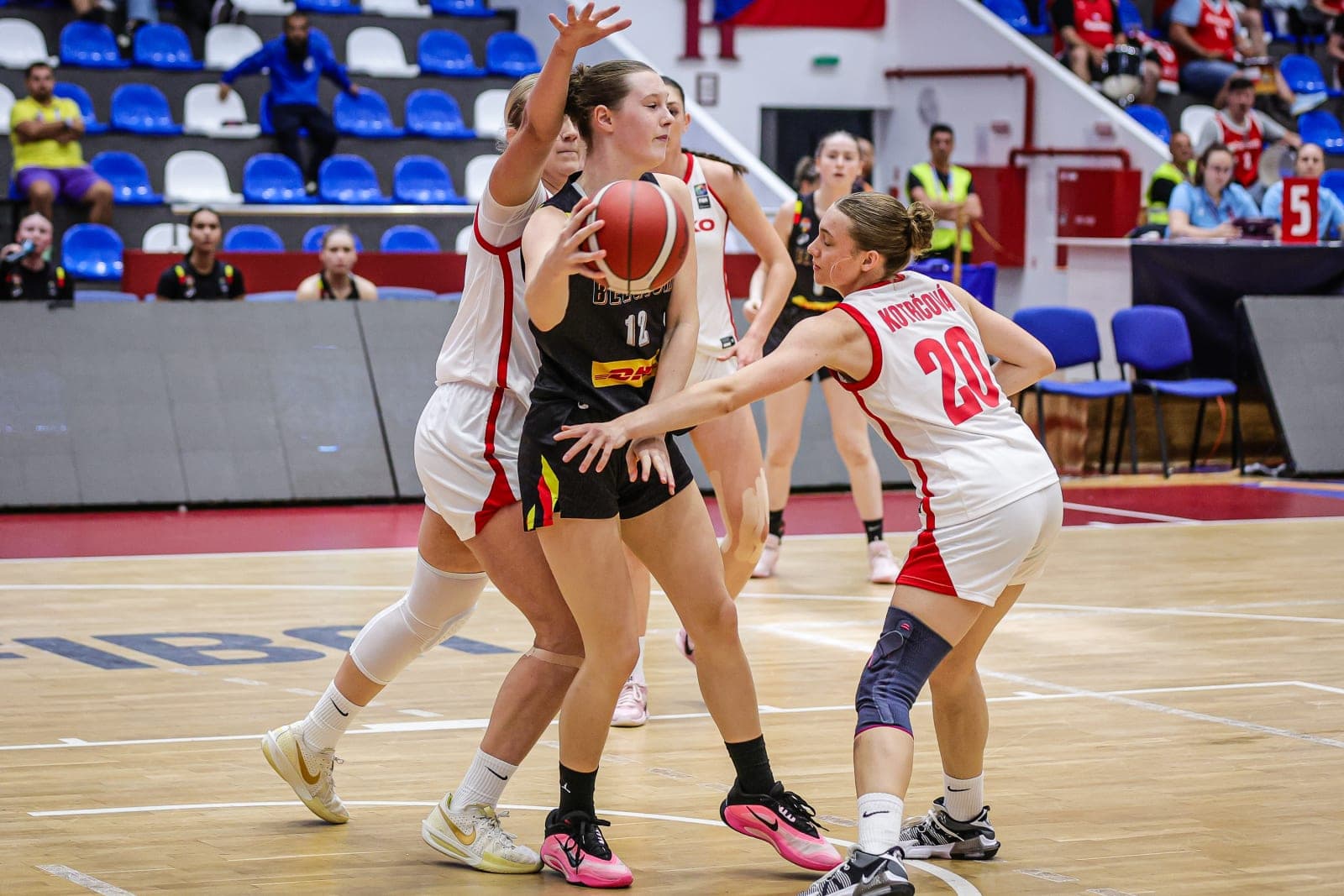 Battues par la Tchéquie, les Cats U16 sont reléguées en Division B