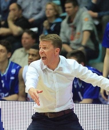 Frank De Meulemeester reçoit sa chance sur le banc de Mons