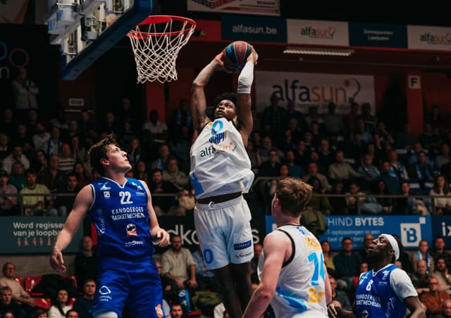Alost déroule face à Donar et met la pression sur Ostende