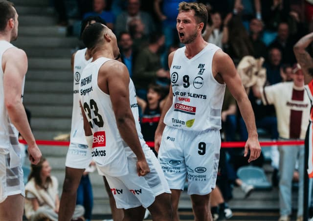 Courtrai renverse Den Bosch, Limburg United résiste au retour des Suns