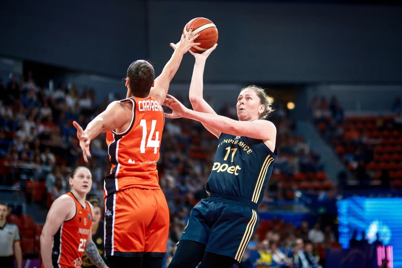 Les Belges à l’étranger : Vanwijn et Bleijenbergh s’offrent l’Efes, Meesseman championne et MVP avec le Fener !