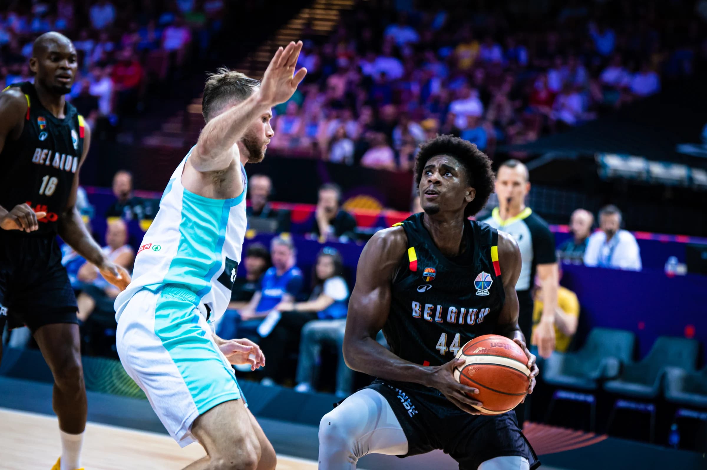 Les Belges à l’étranger : Mamadou Guisse remporte le duel belgo-belge, Becky Massey s’illustre