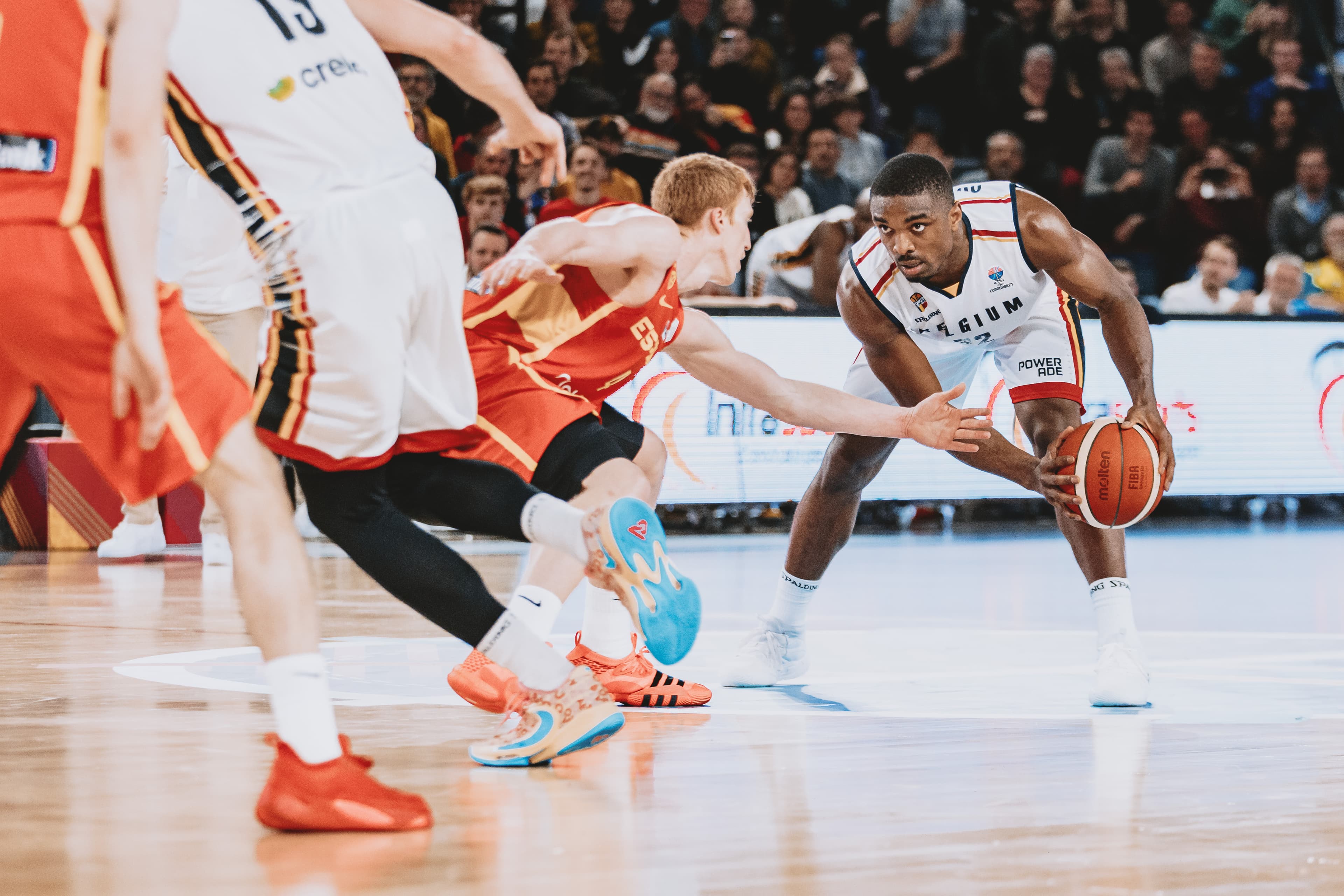 Les Belges à l’étranger: Retin Obasohan brille… mais s’incline