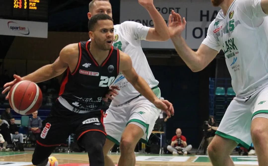 Les Belges à l’étranger : Manu Lecomte retrouve le terrain, Meesseman bat Vanloo dans le classico turc