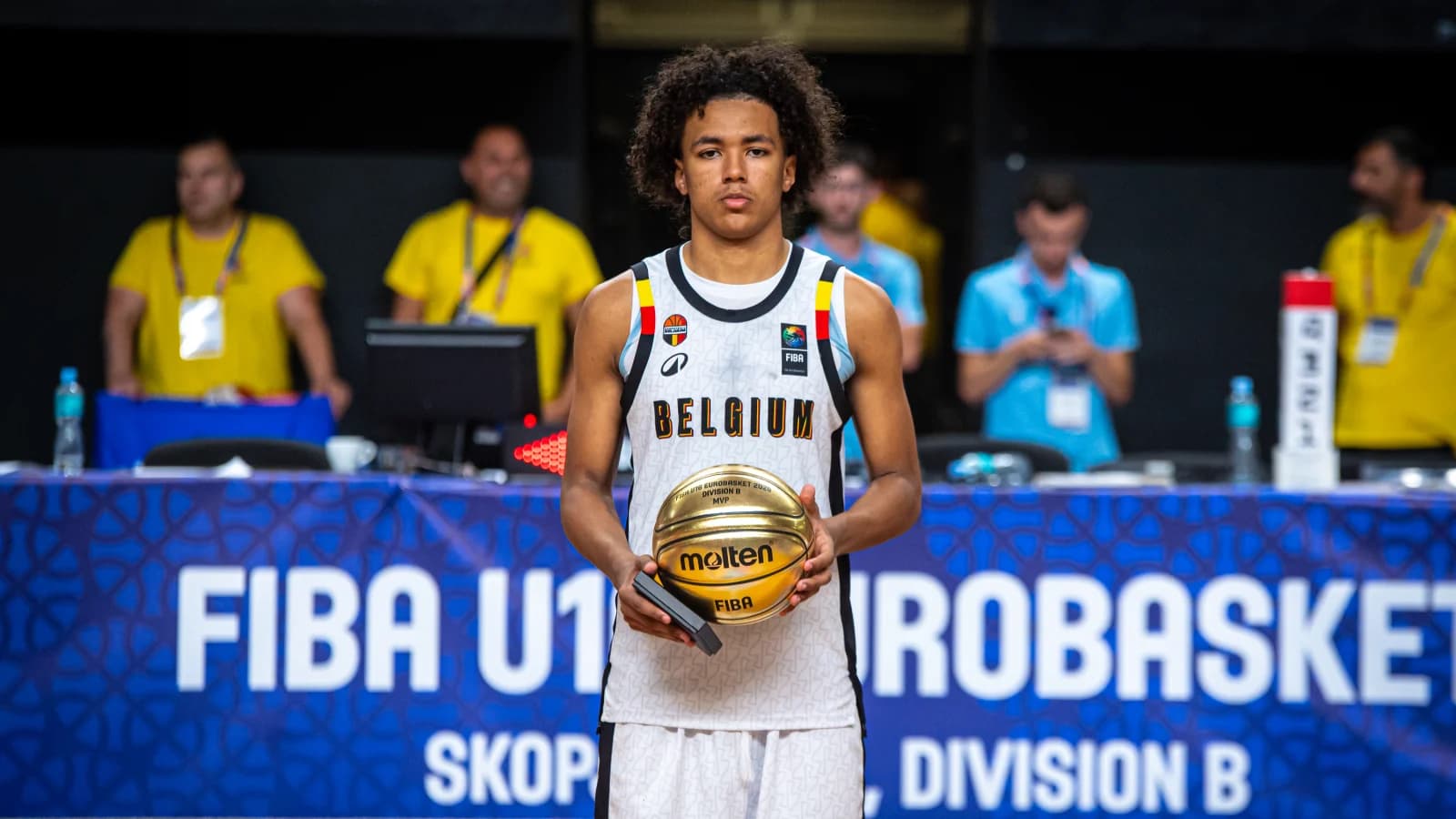 Aaron Ona Embo élu MVP de l’EuroBasket U16 Division B