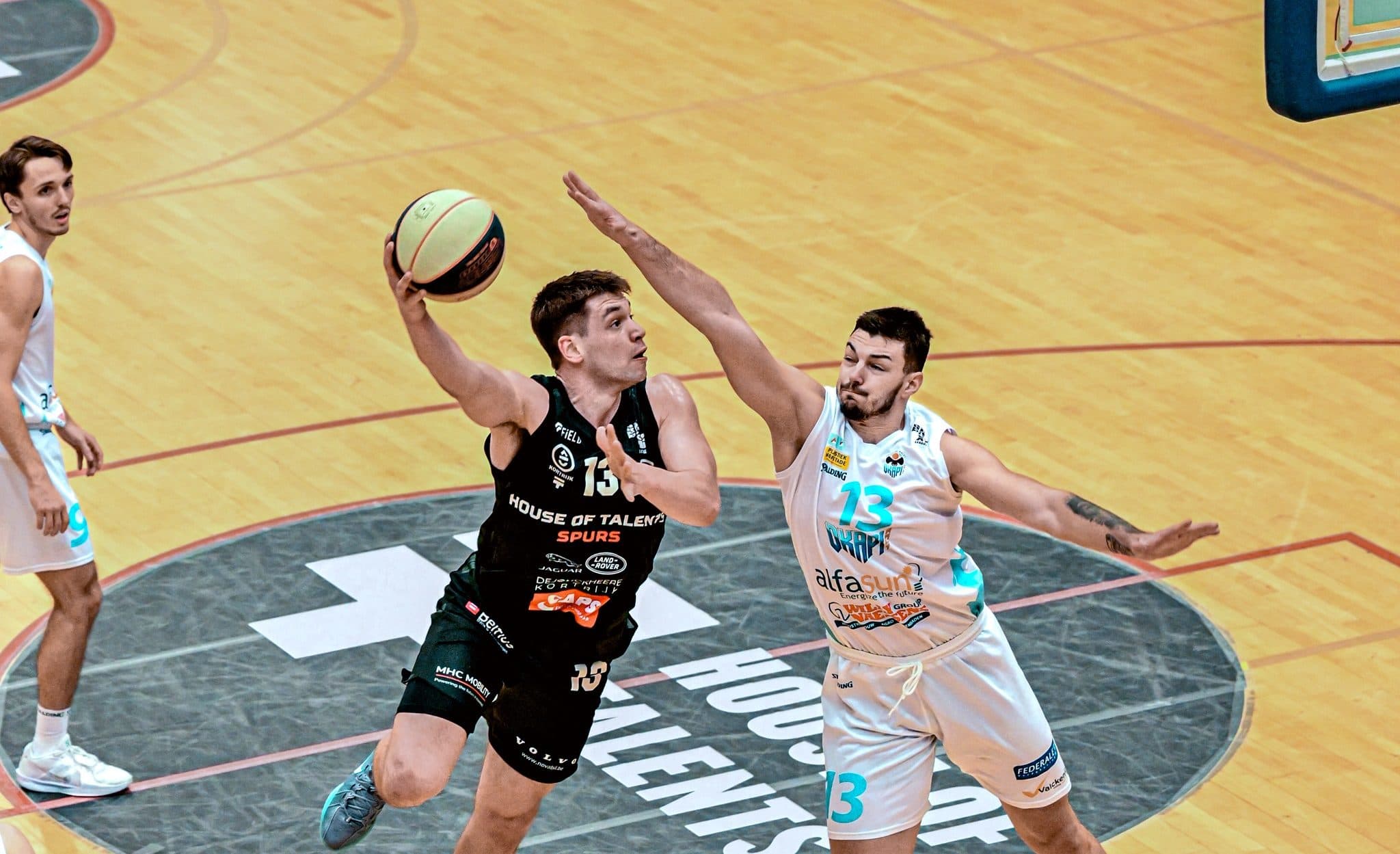 Le Débrief: Sikiras, la machine à double-double et la barre des 100 points encore atteinte