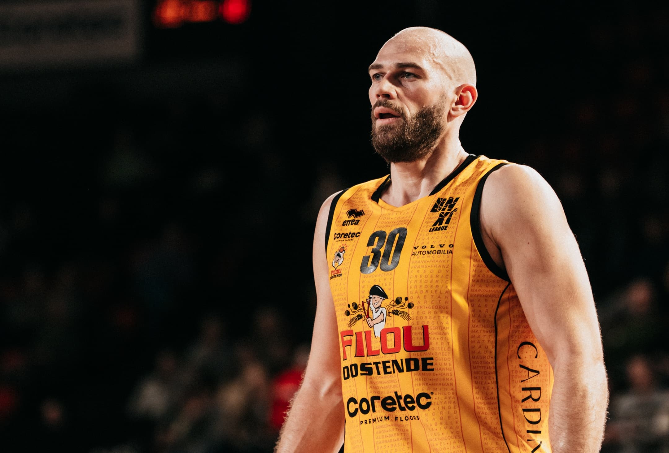 Mons et le Spirou battus; Ostende reprend seul la tête du championnat