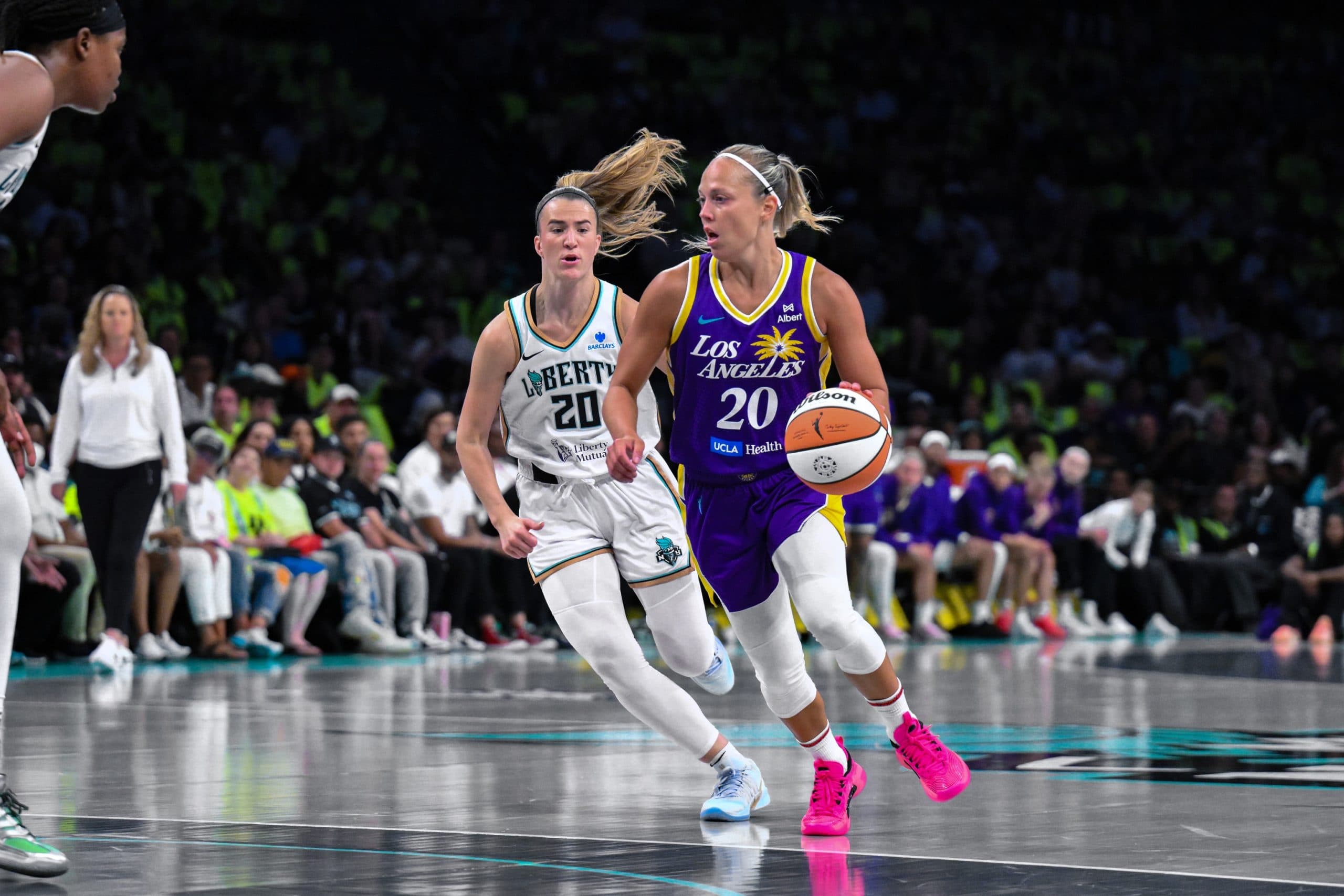 Les Sparks enchainent une 5e victoire au buzzer, avec une Julie Allemand à 10 assists !