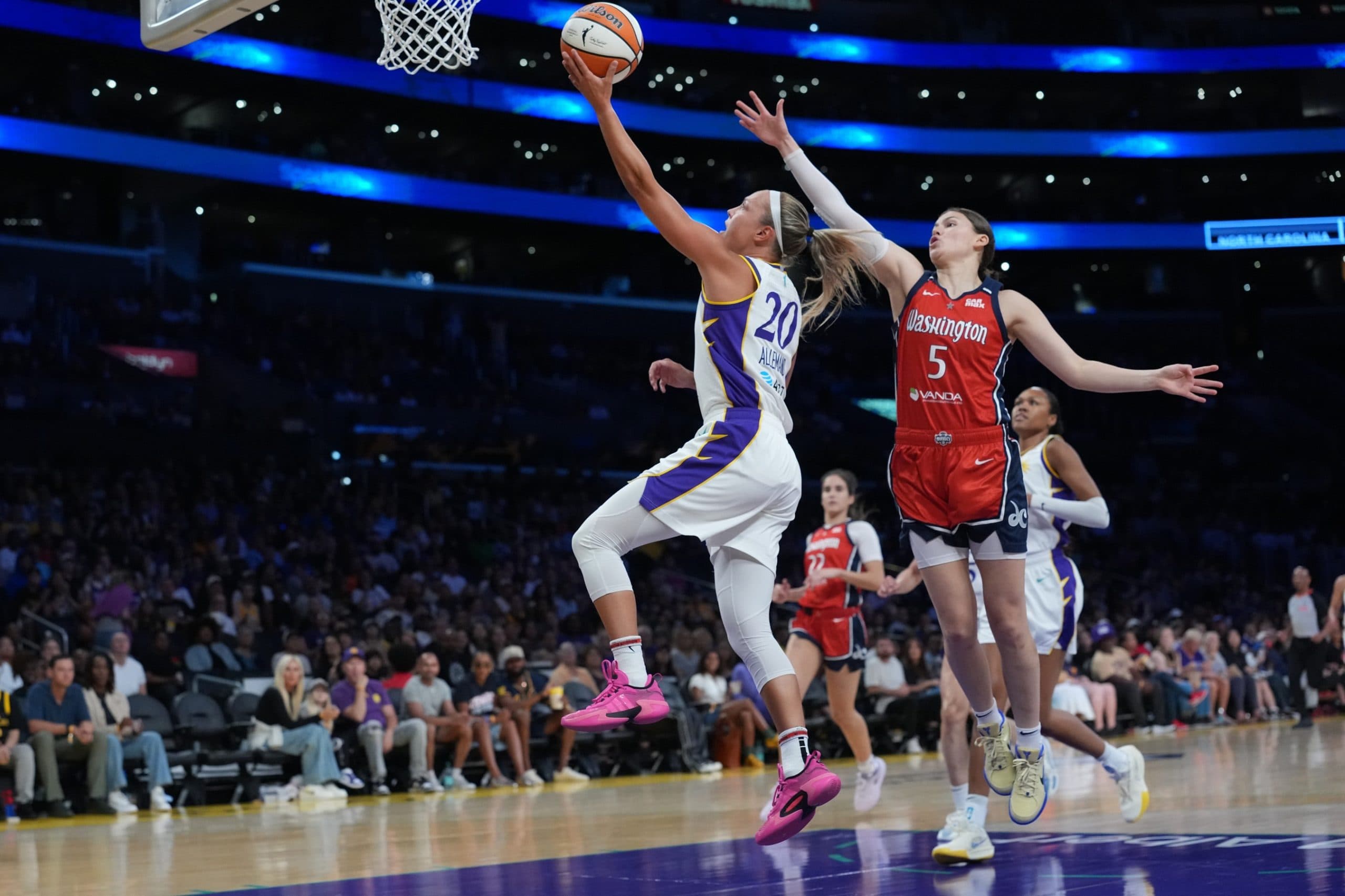 Les Sparks reprennent leur marche en avant