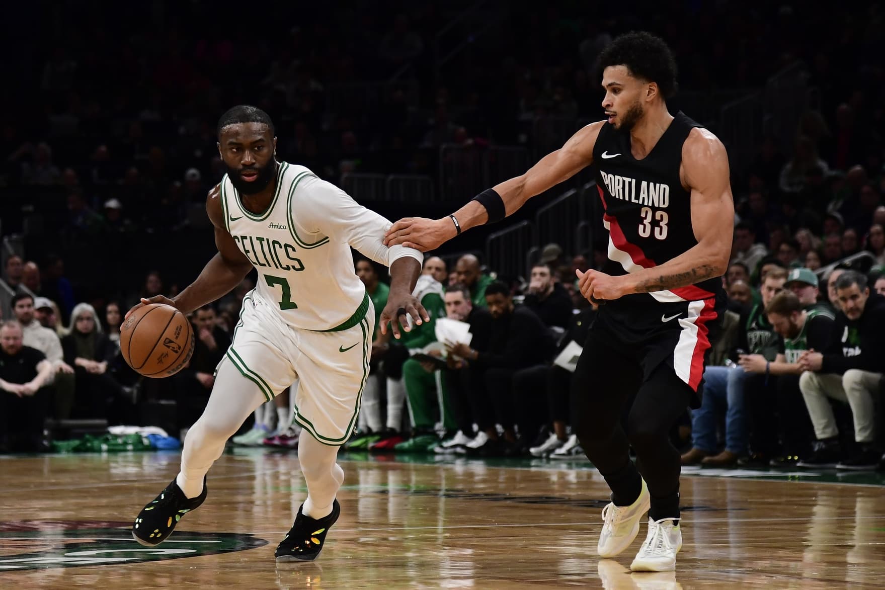 Toumani Camara trop seul face aux Celtics; Ajay Mitchell sera au All-Star Week-end