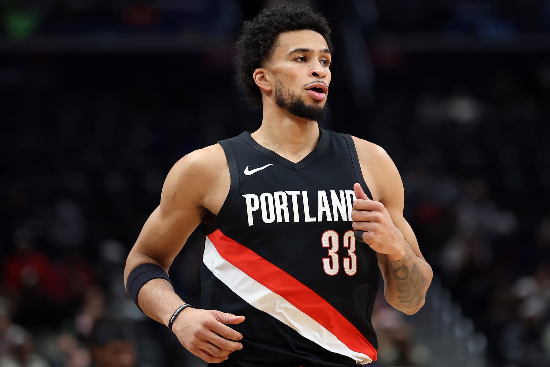 Les Blazers de Toumani Camara chutent à Denver, Ajay Mitchell suspendu un match !