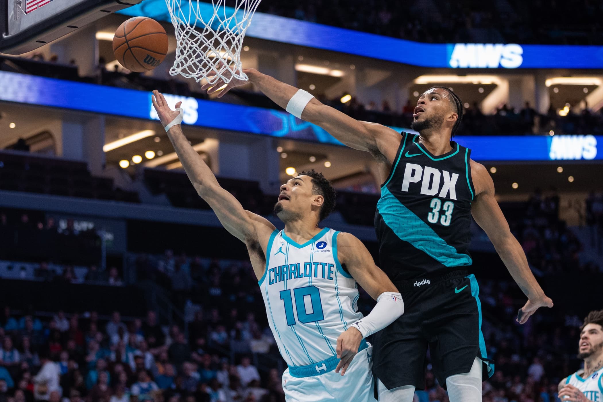 Toumani Camara et Portland maladroits et battus à Charlotte