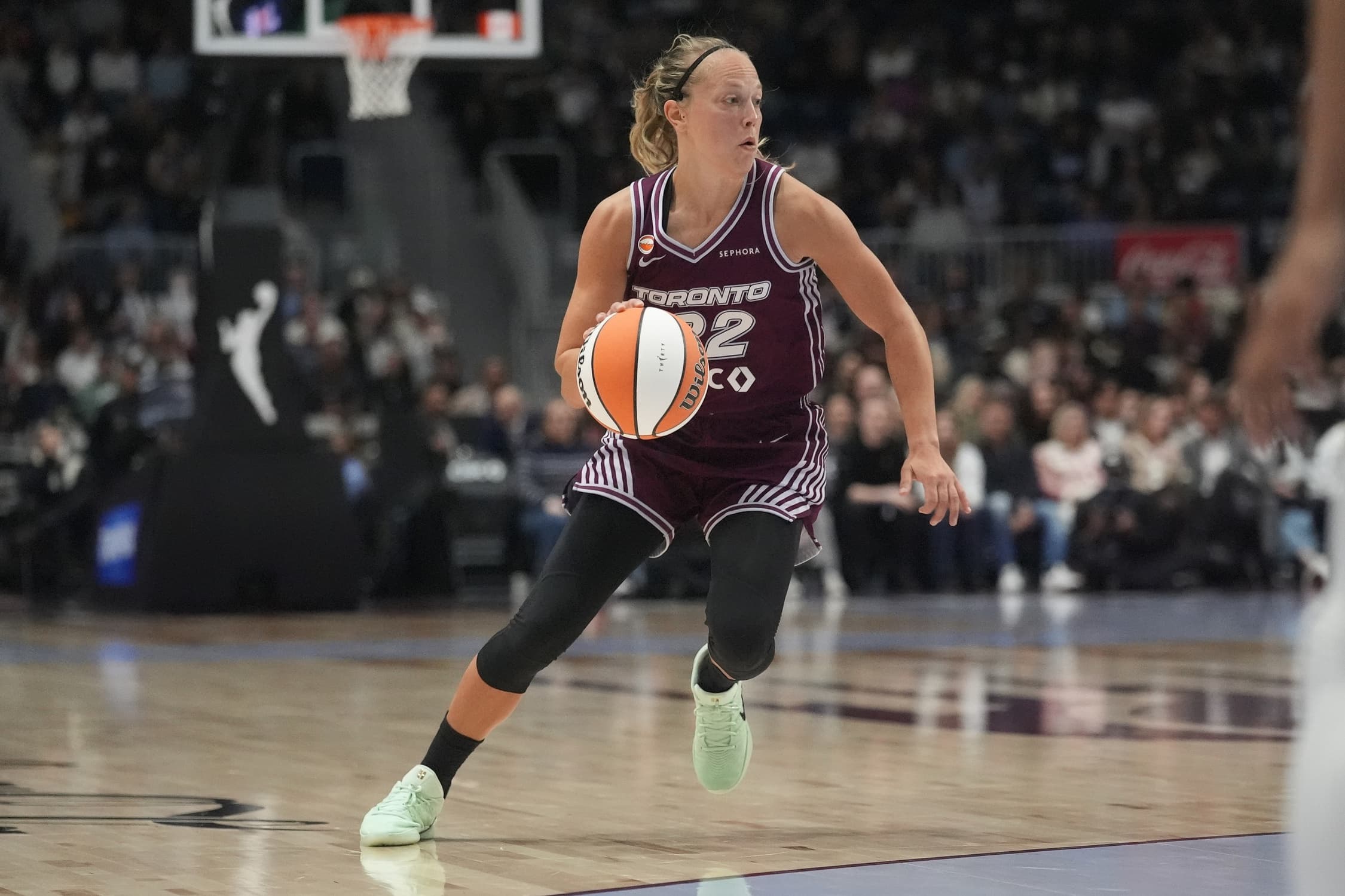 Première victoire pour Toronto, Julie Allemand titulaire