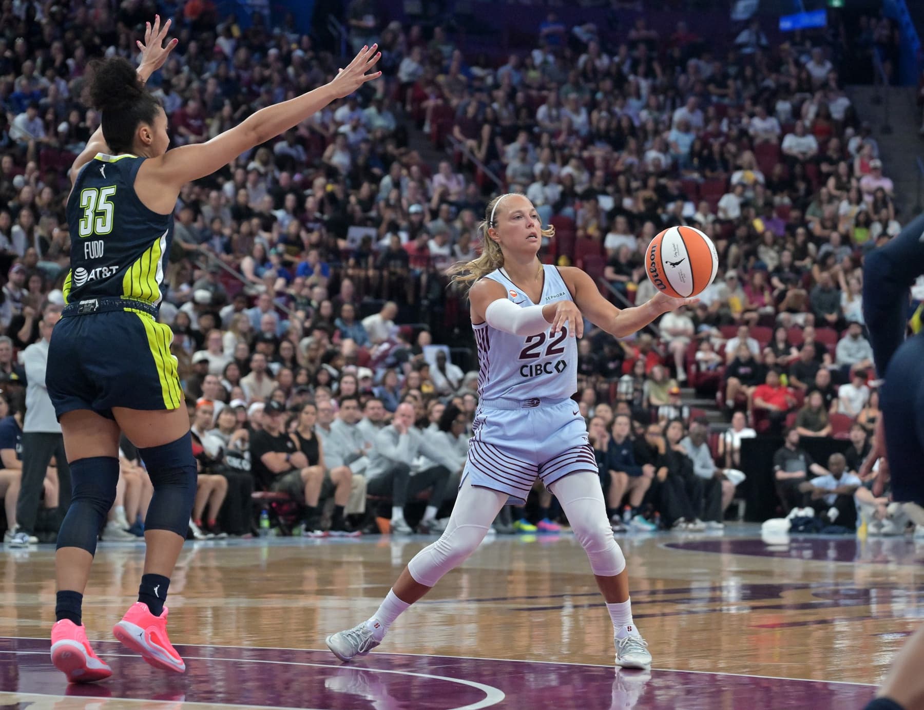 Le Tempo de Julie Allemand craque en fin de match, malgré un record WNBA