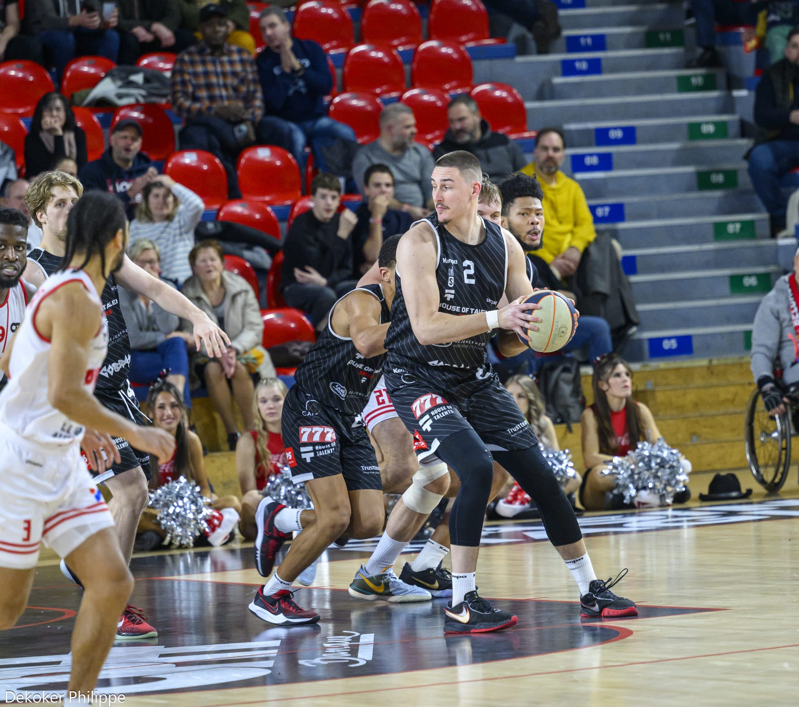 Rupture du ligament croisé pour Yarick Brussen