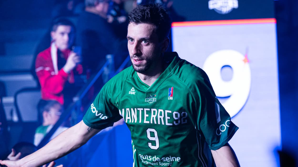 Bastien Pinault (Nanterre) face à l'ASVEL Bastien Pinault (Nanterre) face à l'ASVEL