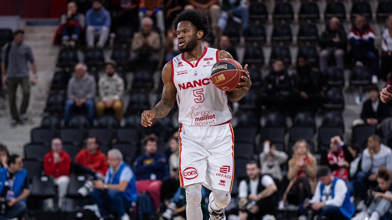 Caleb Walker (Nancy) au dribble face à Bourg-en-Bresse Caleb Walker (Nancy) au dribble face à Bourg-en-Bresse