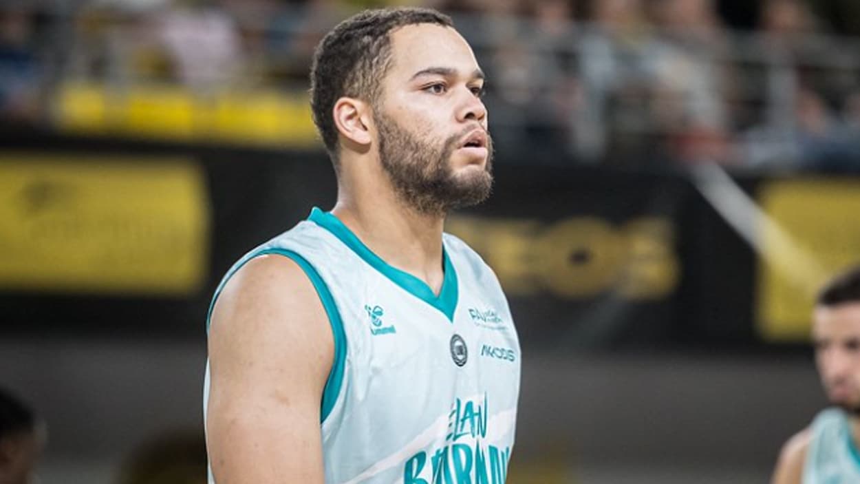 Christopher Ledlum avec Pau-Lacq-Orthez (2024/2025) Christopher Ledlum avec Pau-Lacq-Orthez (2024/2025)