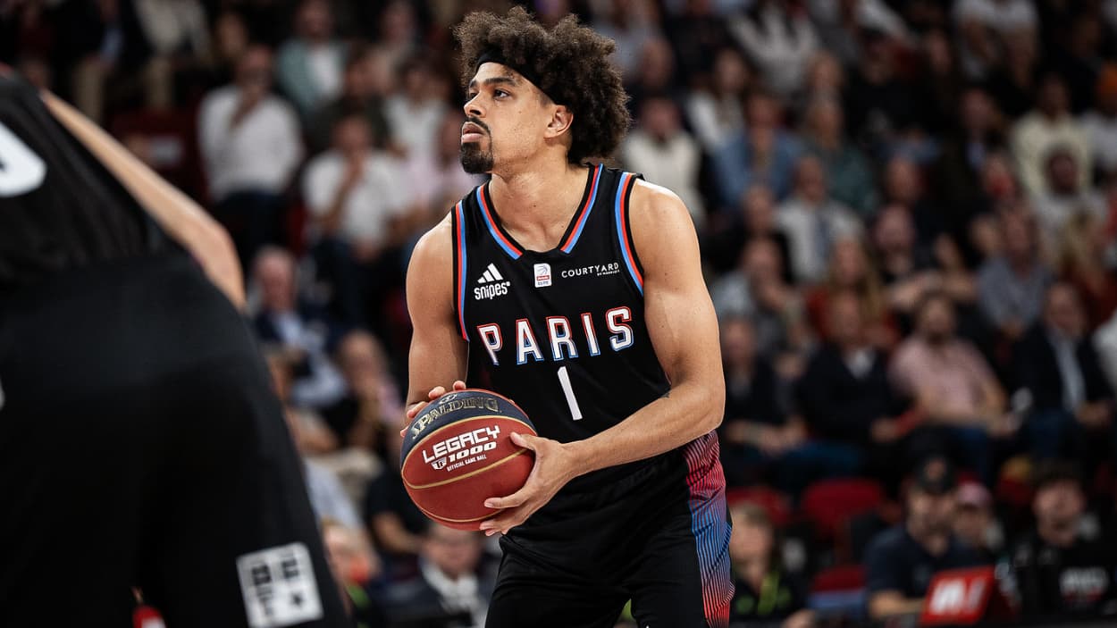 Collin Malcolm (Paris Basketball) au lancer-franc contre l'ASVEL Collin Malcolm (Paris Basketball) au lancer-franc contre l'ASVEL