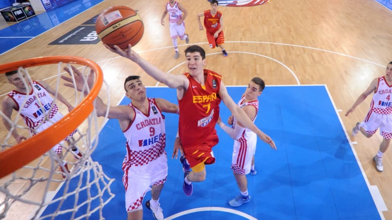 Dario Brizuela avec l'Espagne en U19 Dario Brizuela avec l'Espagne en U19