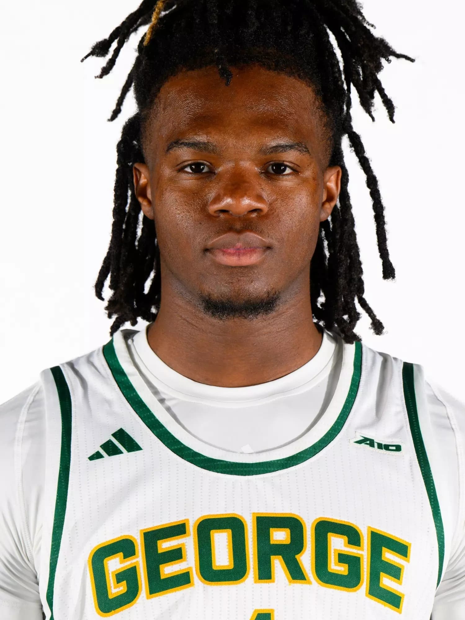 dola_adebayo_2025-2026_16-9.webp