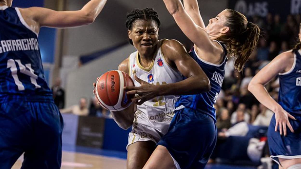 Dulcy Fankam Mendjiadeu avec BLMA Dulcy Fankam Mendjiadeu avec BLMA