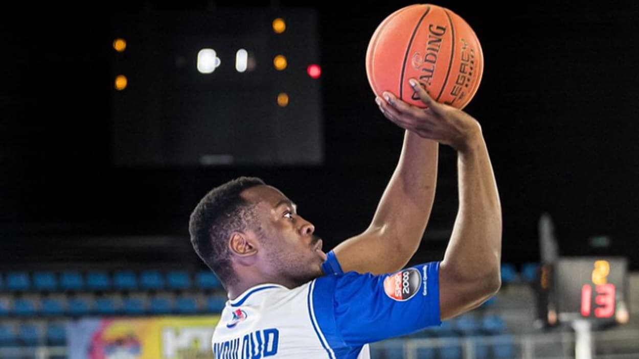 Eddy Kayouloud avec Rouen Eddy Kayouloud avec Rouen