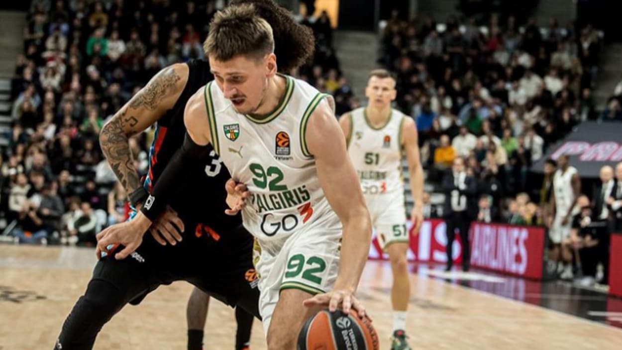 Edgaras Ulanovas avec le Zalgiris Kaunas Edgaras Ulanovas avec le Zalgiris Kaunas