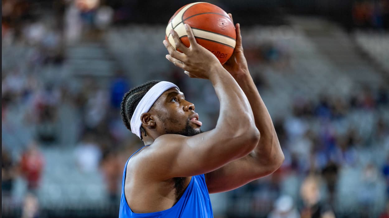 Guerschon Yabusele (France) à l'échauffement Guerschon Yabusele (France) à l'échauffement